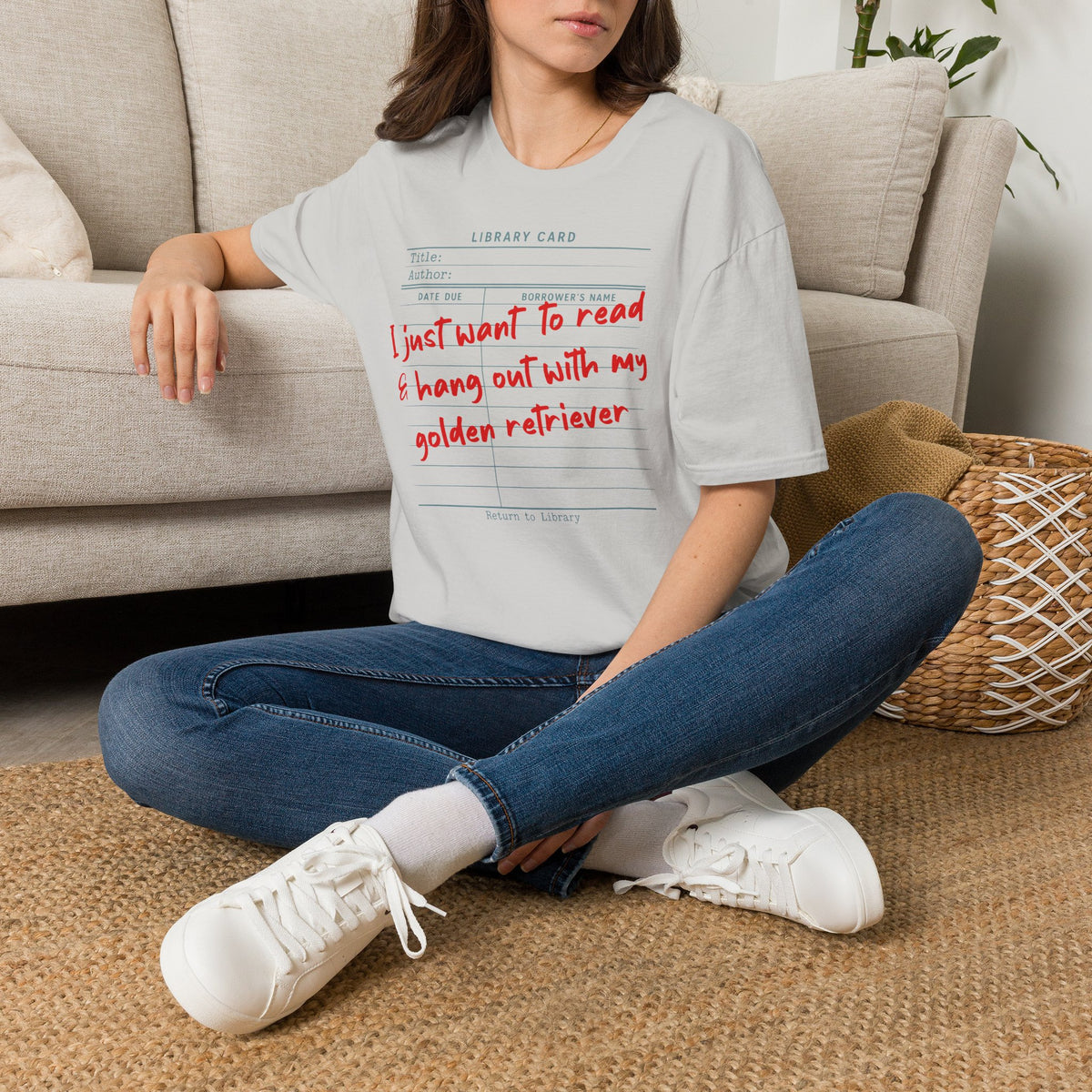 Read and Hang Out With My Golden Retriever - T-Shirt